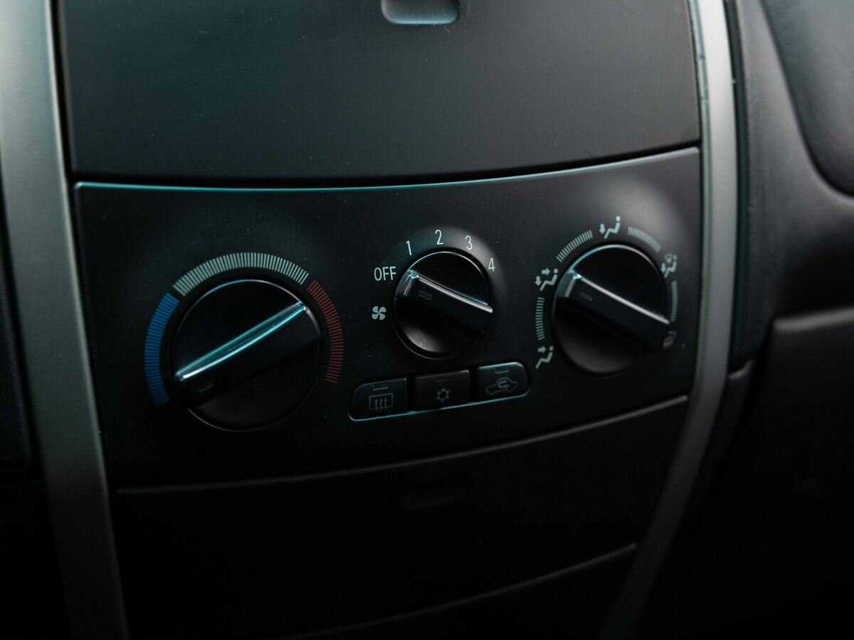 Mitsubishi Space Star с пробегом — 2002 год. Фото: #16