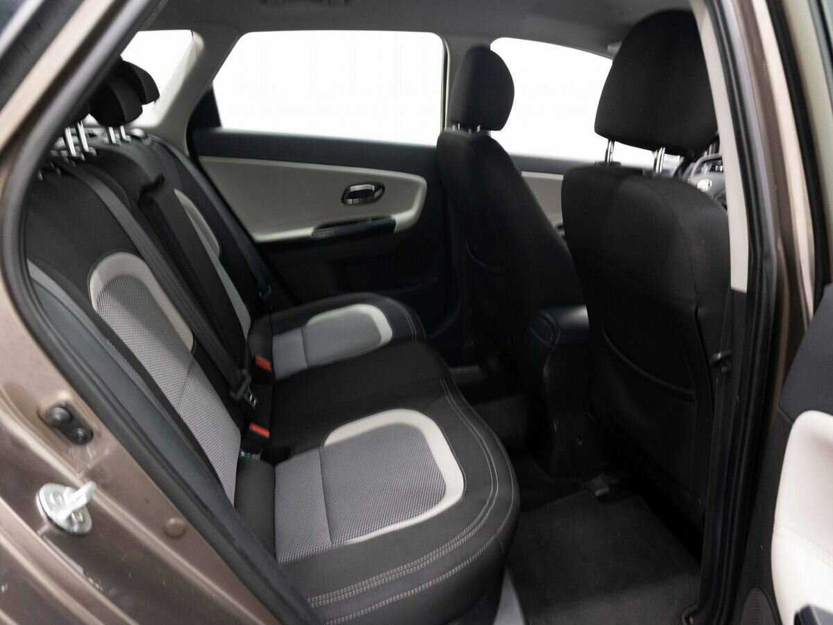 Kia Ceed с пробегом — 2013 год. Фото: #9