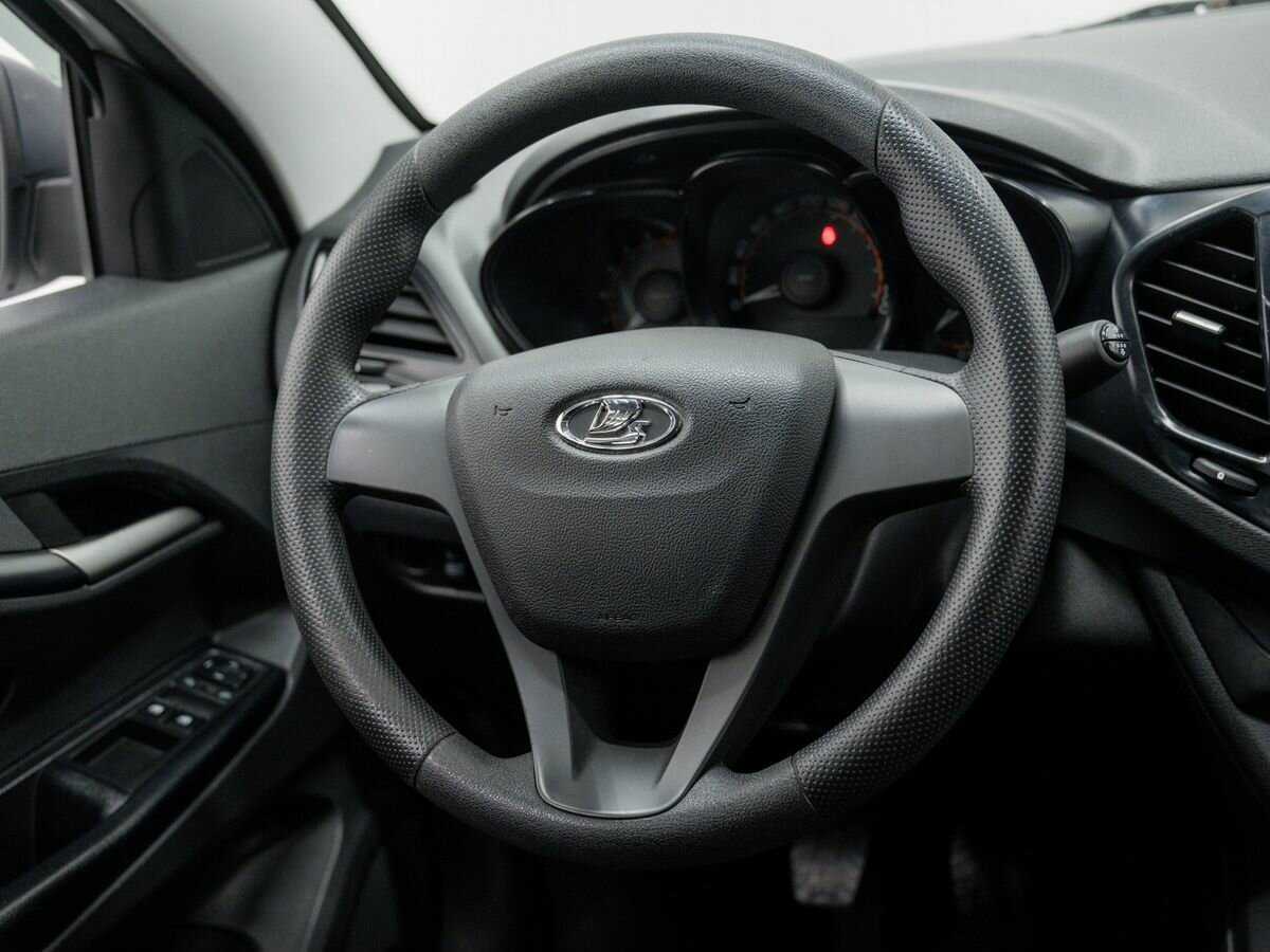 Lada (ВАЗ) Vesta с пробегом — 2019 год. Фото: #10