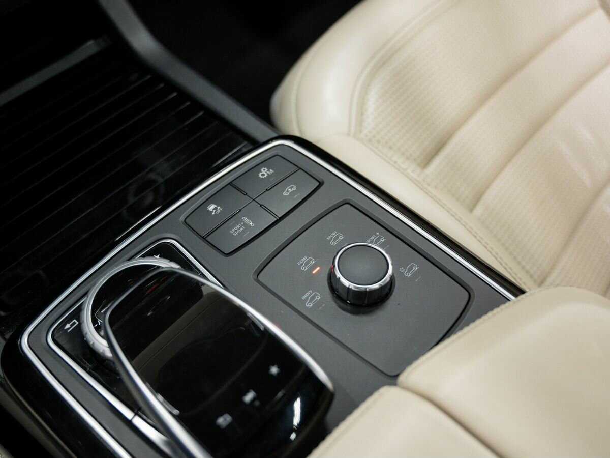 Mercedes-Benz GLE AMG с пробегом — 2016 год. Фото: #17