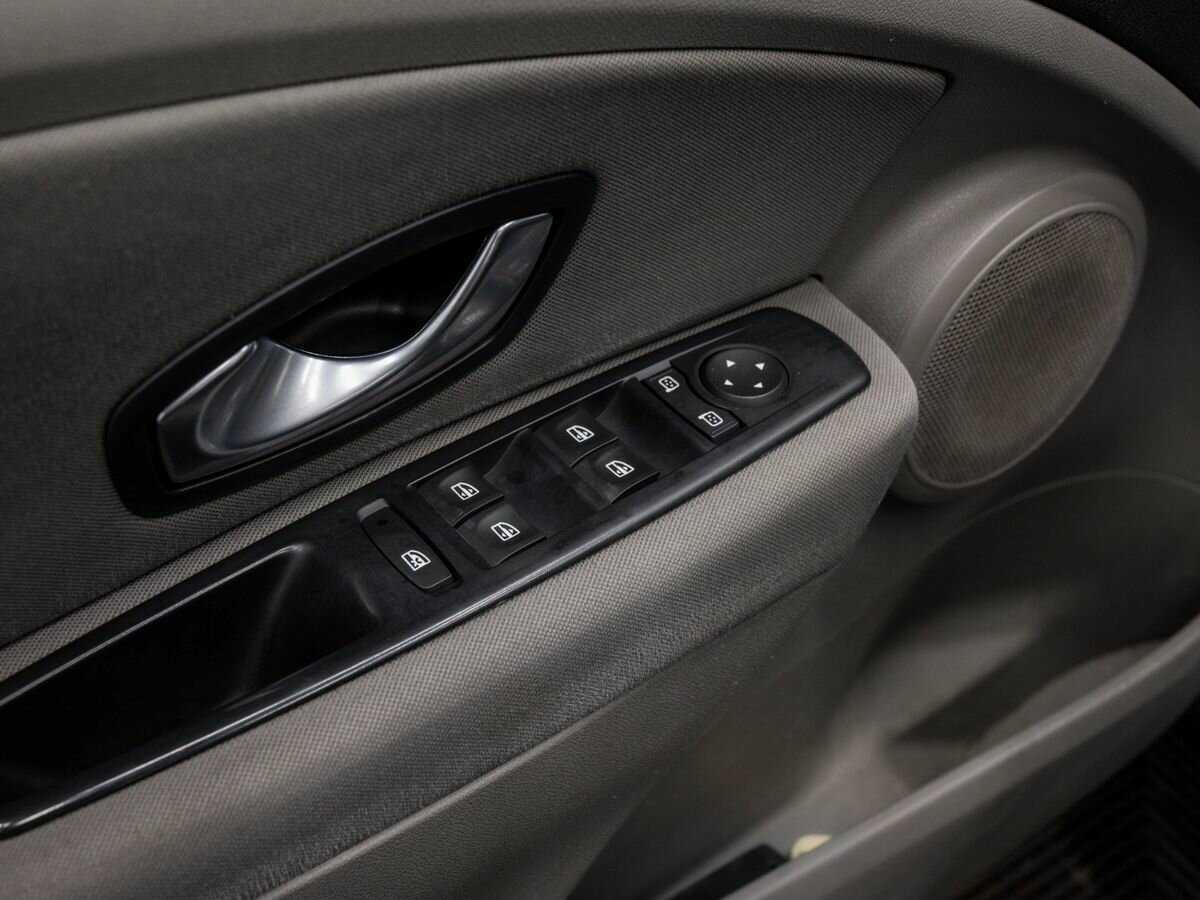 Renault Megane с пробегом — 2009 год. Фото: #14