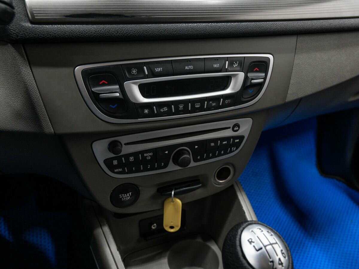 Renault Megane с пробегом — 2009 год. Фото: #16