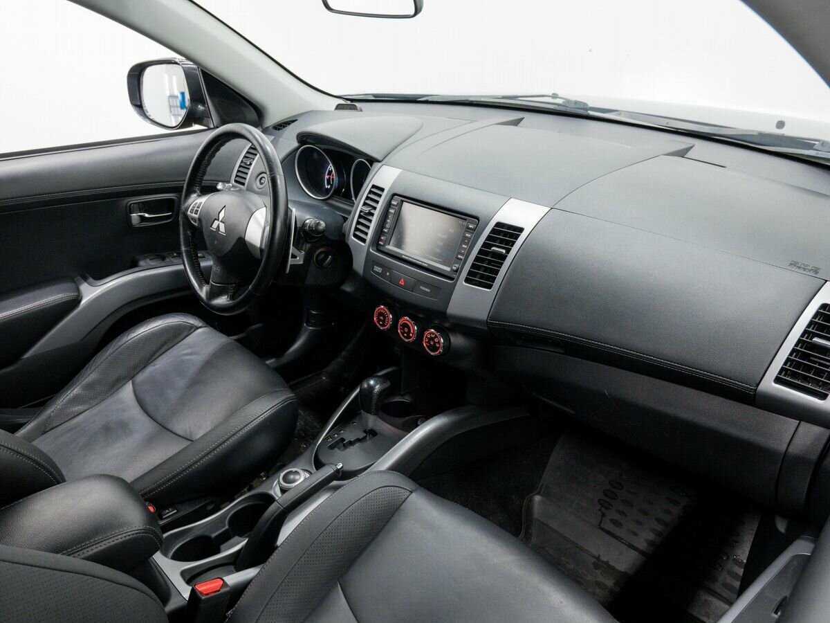 Mitsubishi Outlander с пробегом — 2011 год. Фото: #6