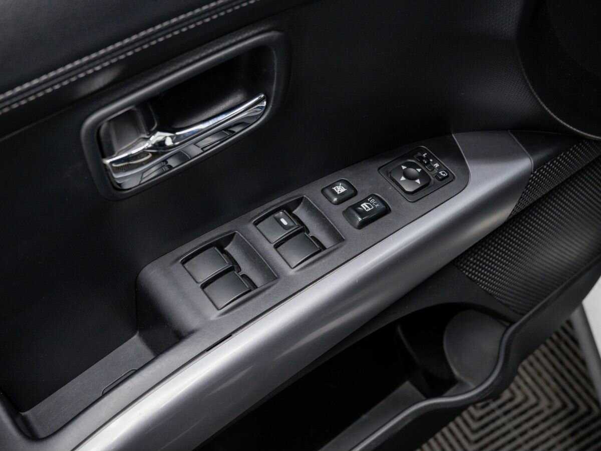 Mitsubishi Outlander с пробегом — 2011 год. Фото: #13