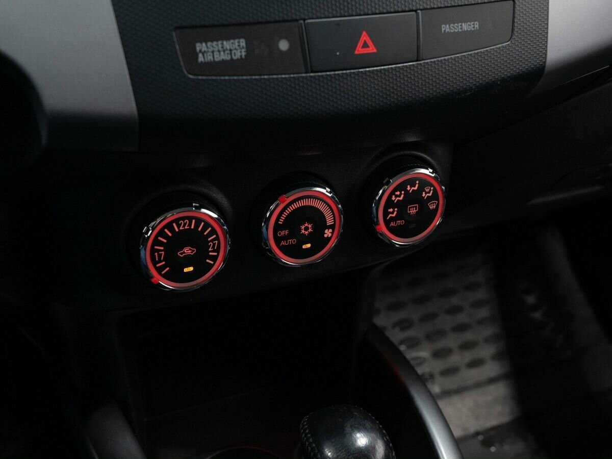 Mitsubishi Outlander с пробегом — 2011 год. Фото: #18