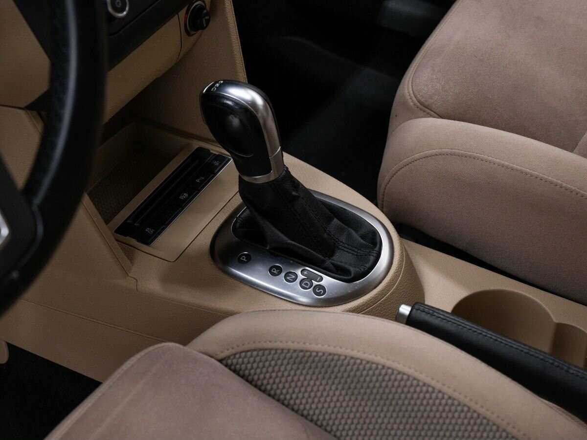 Volkswagen Touran с пробегом — 2013 год. Фото: #17