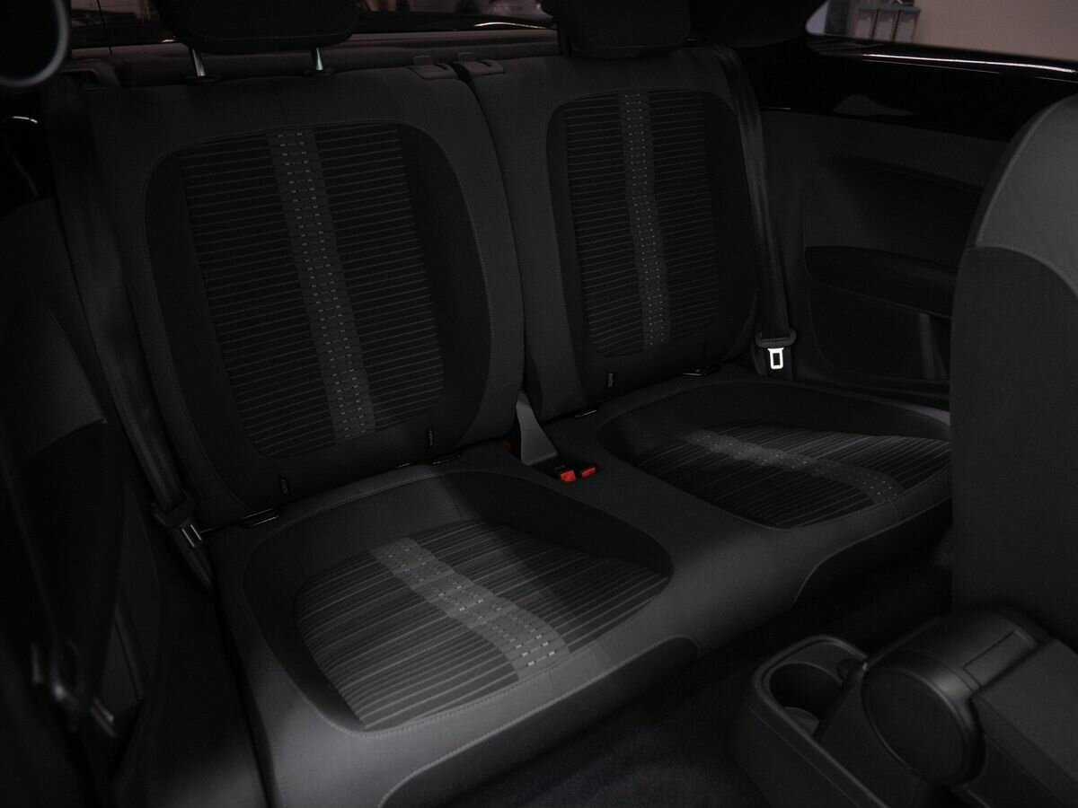 Volkswagen Beetle с пробегом — 2014 год. Фото: #8