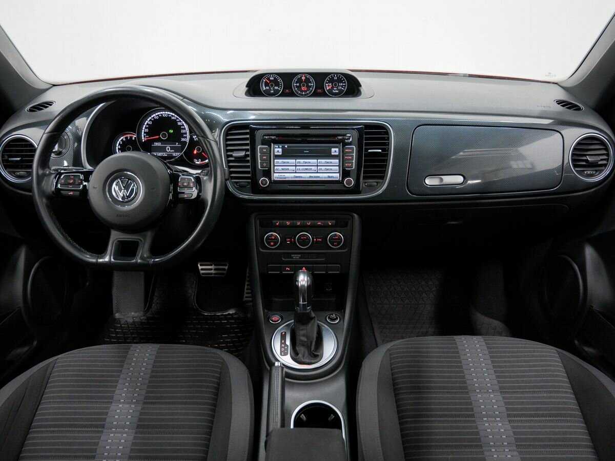 Volkswagen Beetle с пробегом — 2014 год. Фото: #9