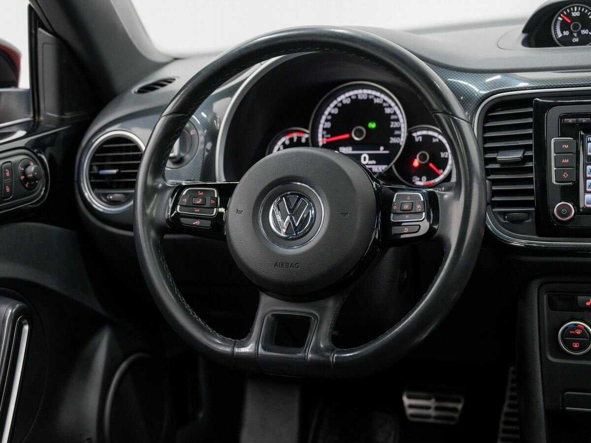 Volkswagen Beetle с пробегом — 2014 год. Фото: #10