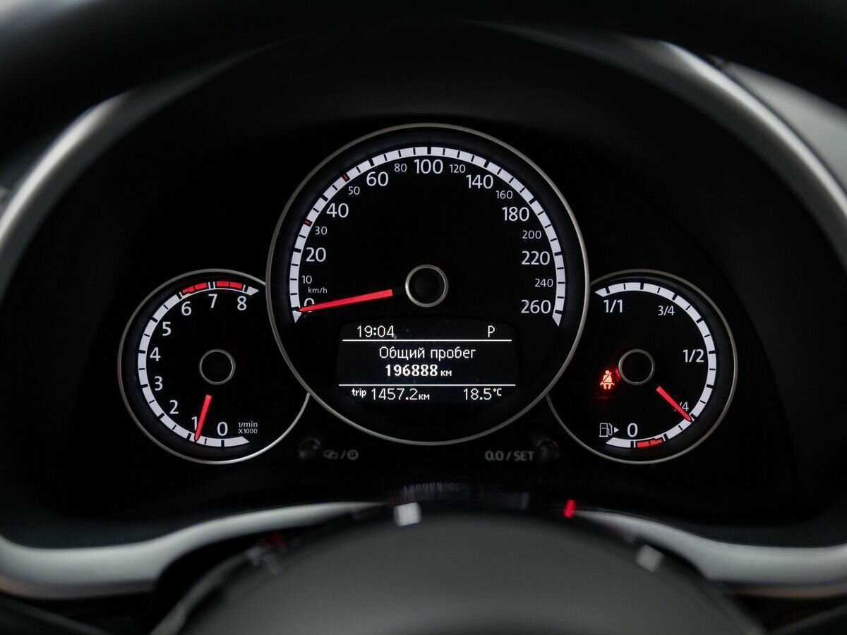 Volkswagen Beetle с пробегом — 2014 год. Фото: #20