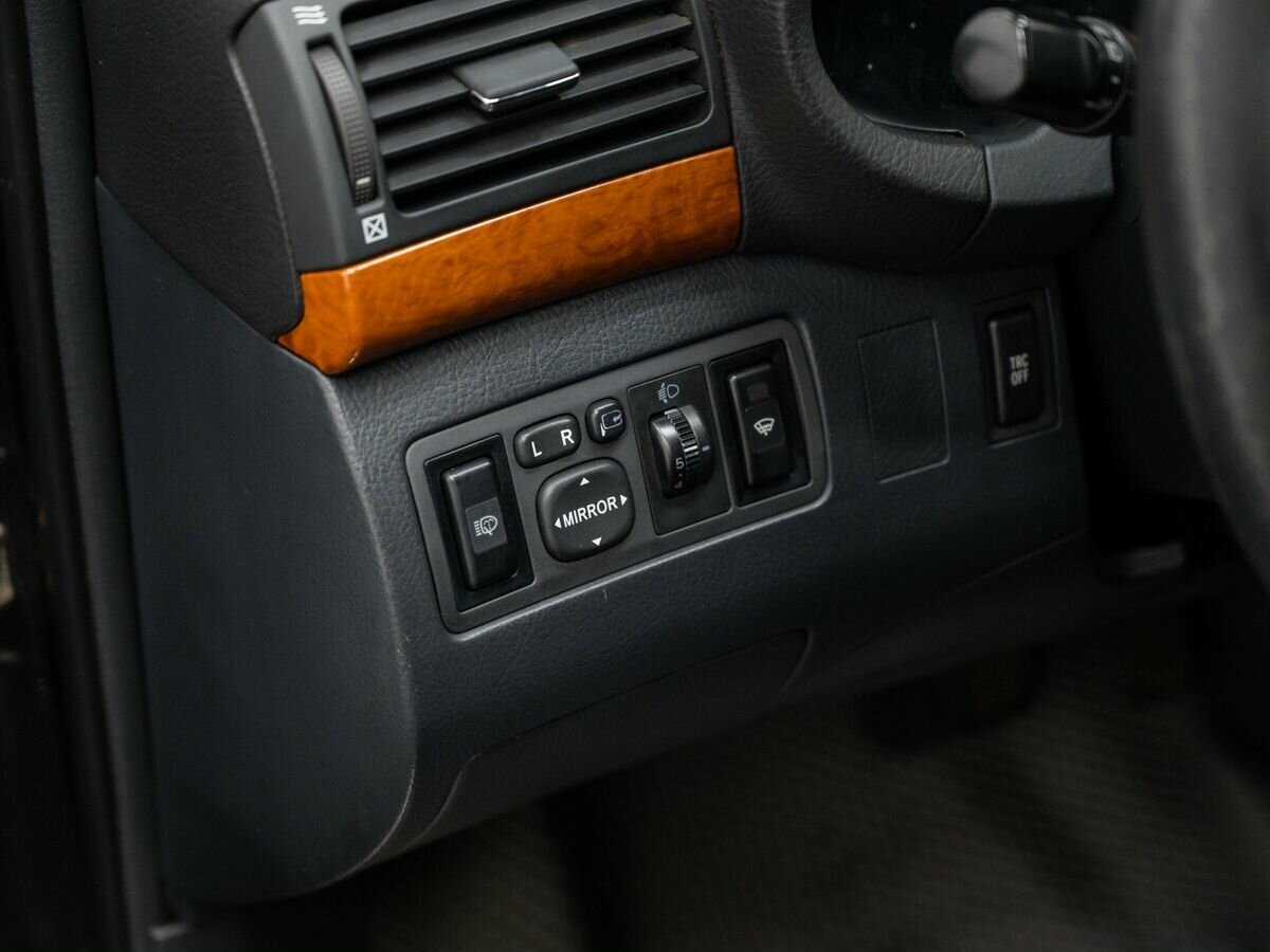 Toyota Avensis с пробегом — 2008 год. Фото: #12