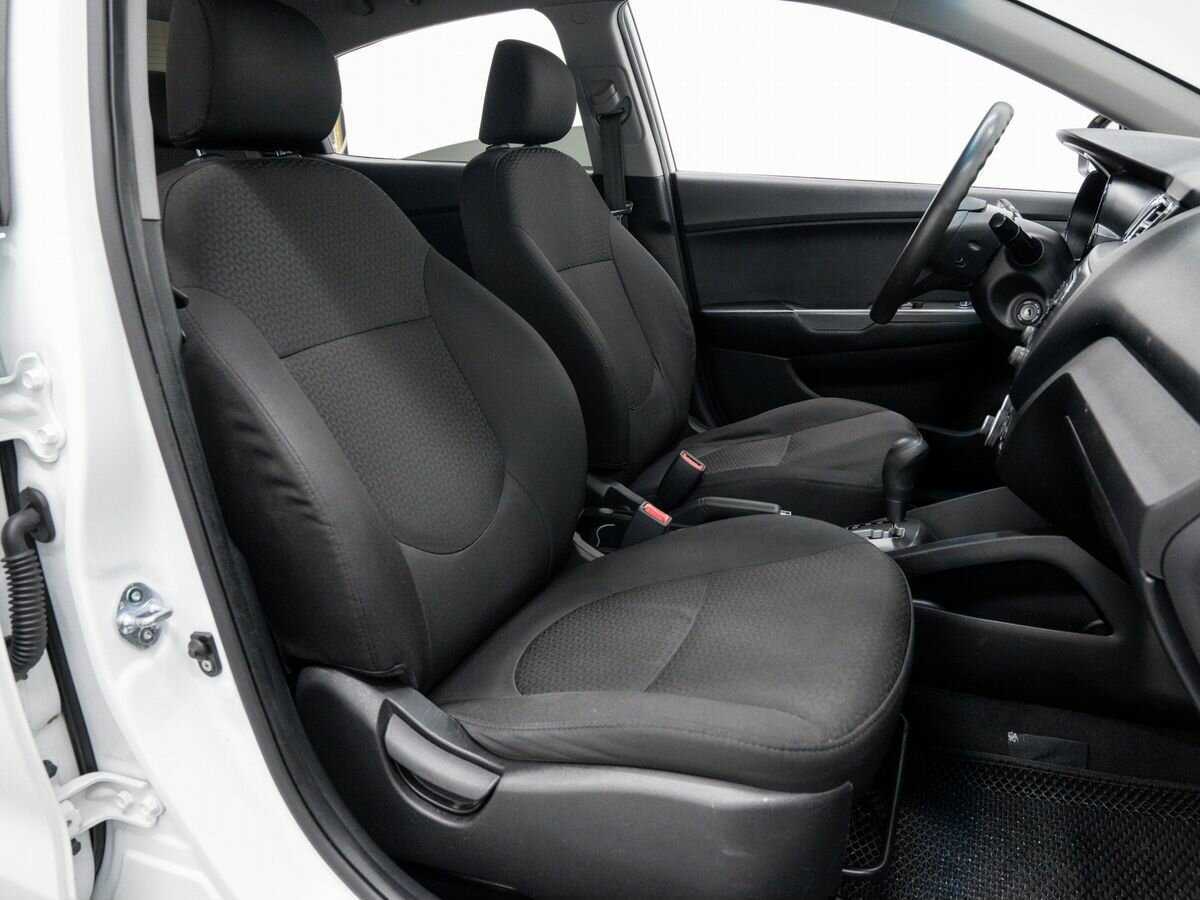 Kia Rio с пробегом — 2012 год. Фото: #7