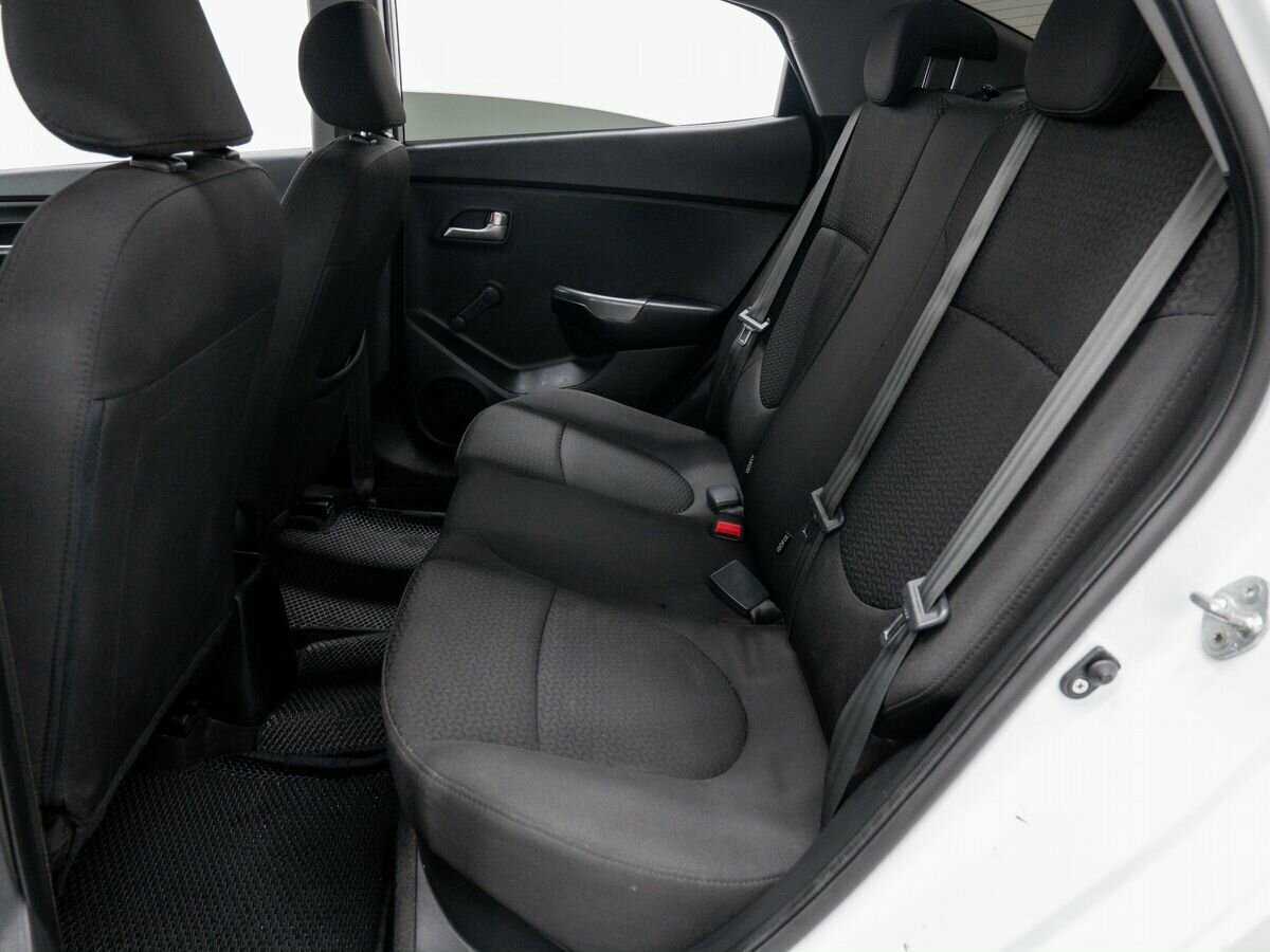 Kia Rio с пробегом — 2012 год. Фото: #11