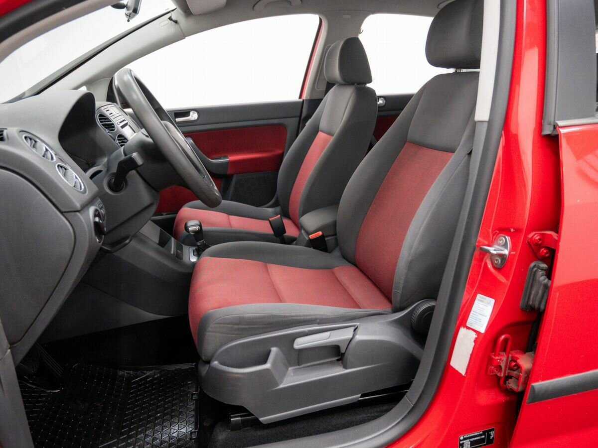 Volkswagen Golf Plus с пробегом — 2008 год. Фото: #12