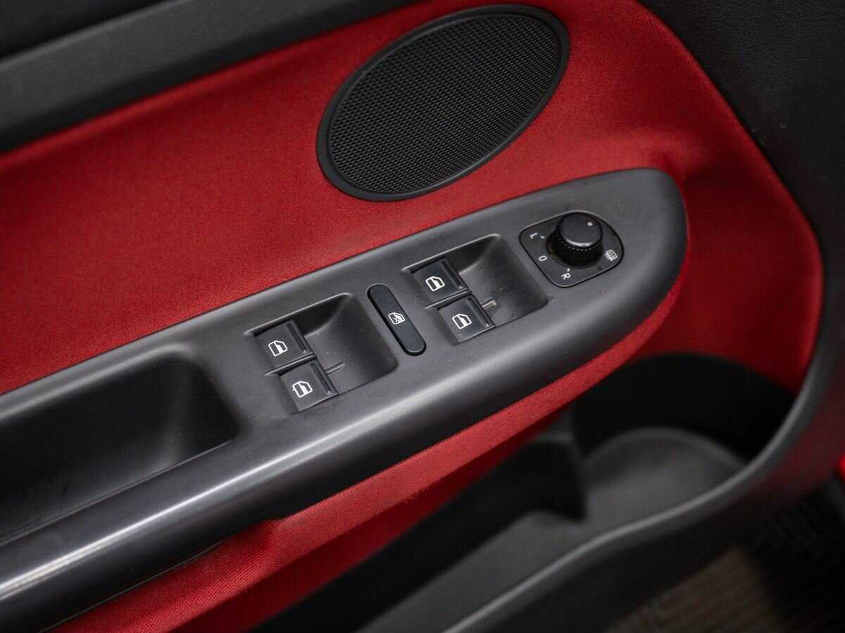 Volkswagen Golf Plus с пробегом — 2008 год. Фото: #13