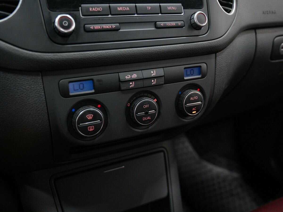 Volkswagen Golf Plus с пробегом — 2008 год. Фото: #15