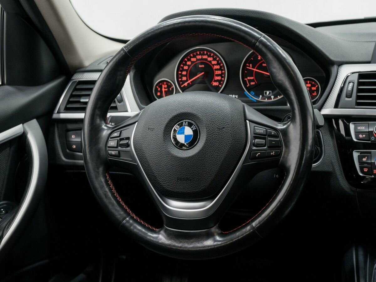 BMW 3 серии с пробегом — 2017 год. Фото: #10