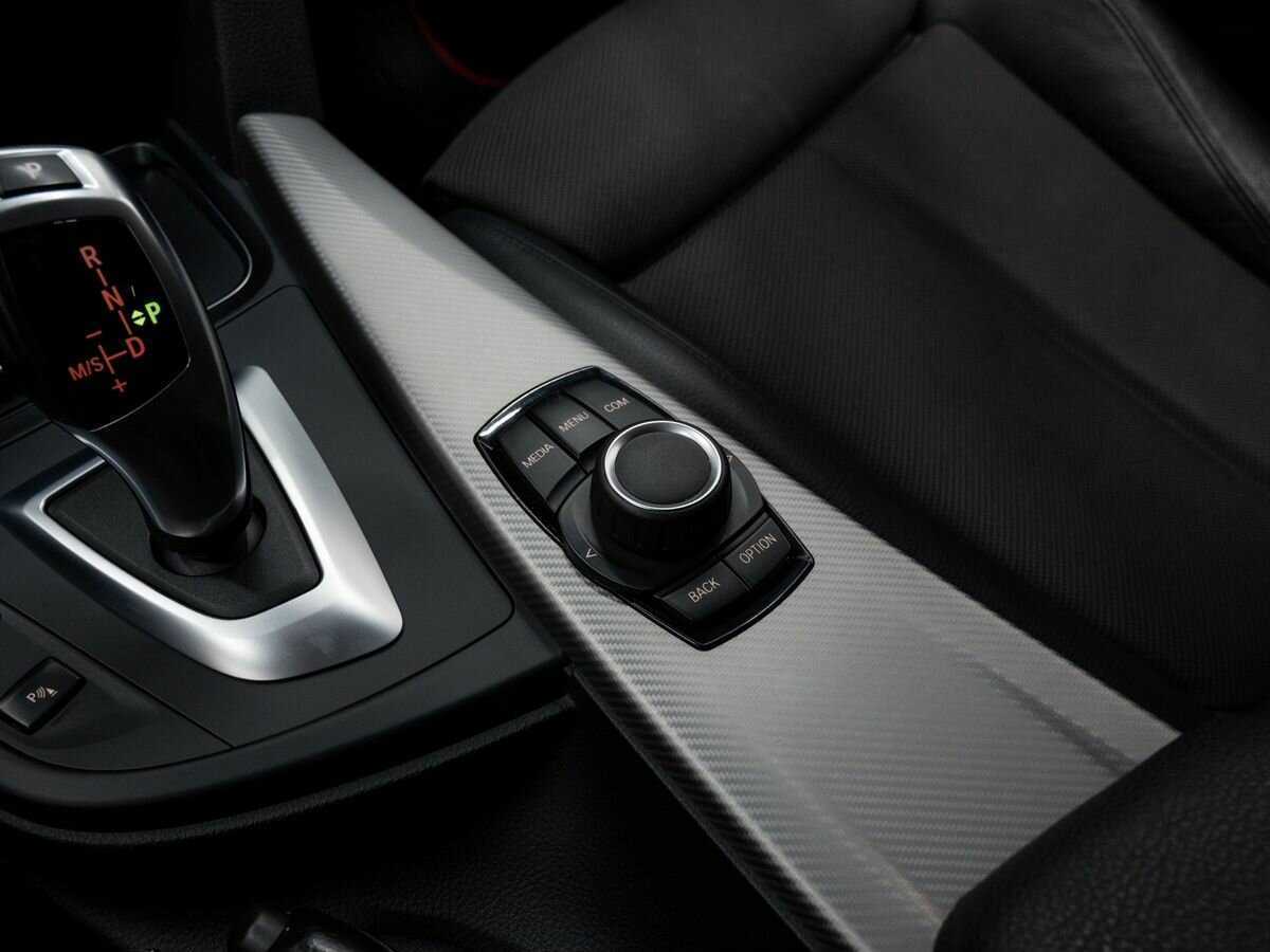 BMW 3 серии с пробегом — 2017 год. Фото: #17