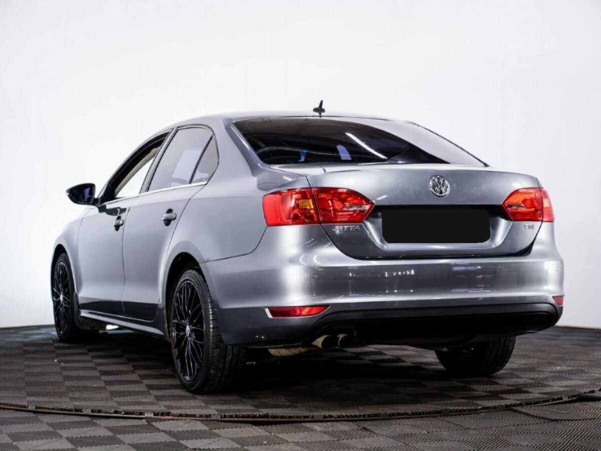 Volkswagen Jetta с пробегом — 2012 год. Фото: #3