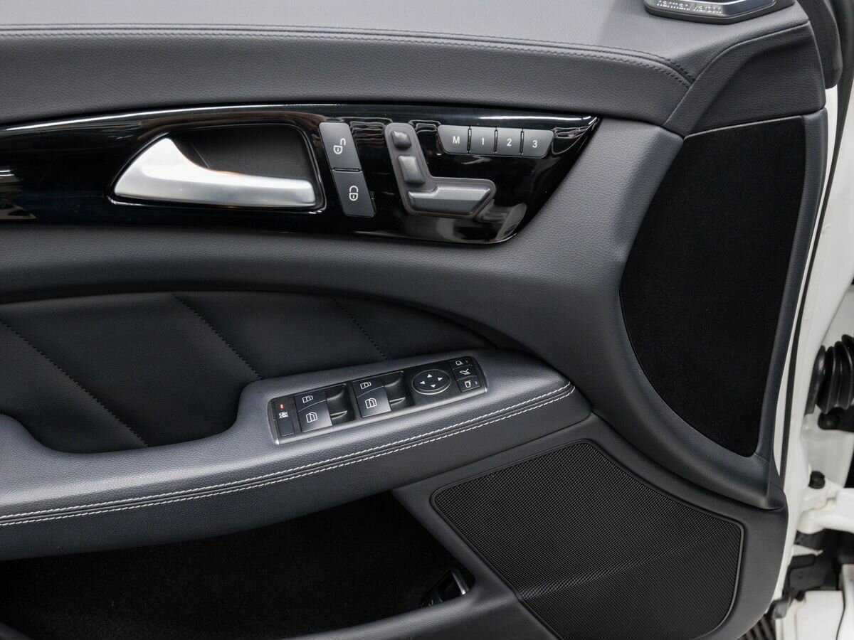 Mercedes-Benz CLS с пробегом — 2014 год. Фото: #14