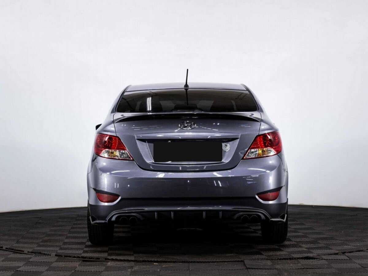 Hyundai Solaris с пробегом — 2012 год. Фото: #4