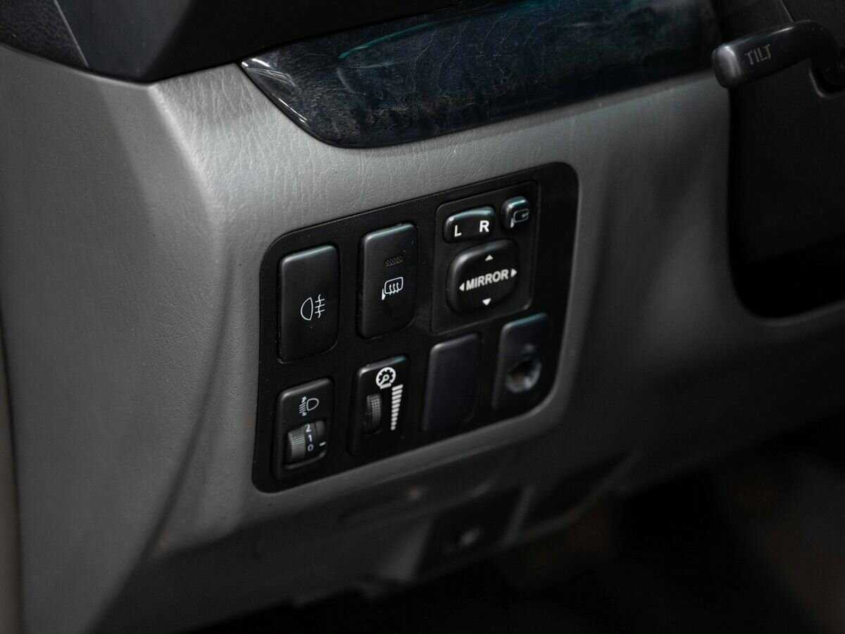 Toyota Land Cruiser Prado с пробегом — 2008 год. Фото: #17