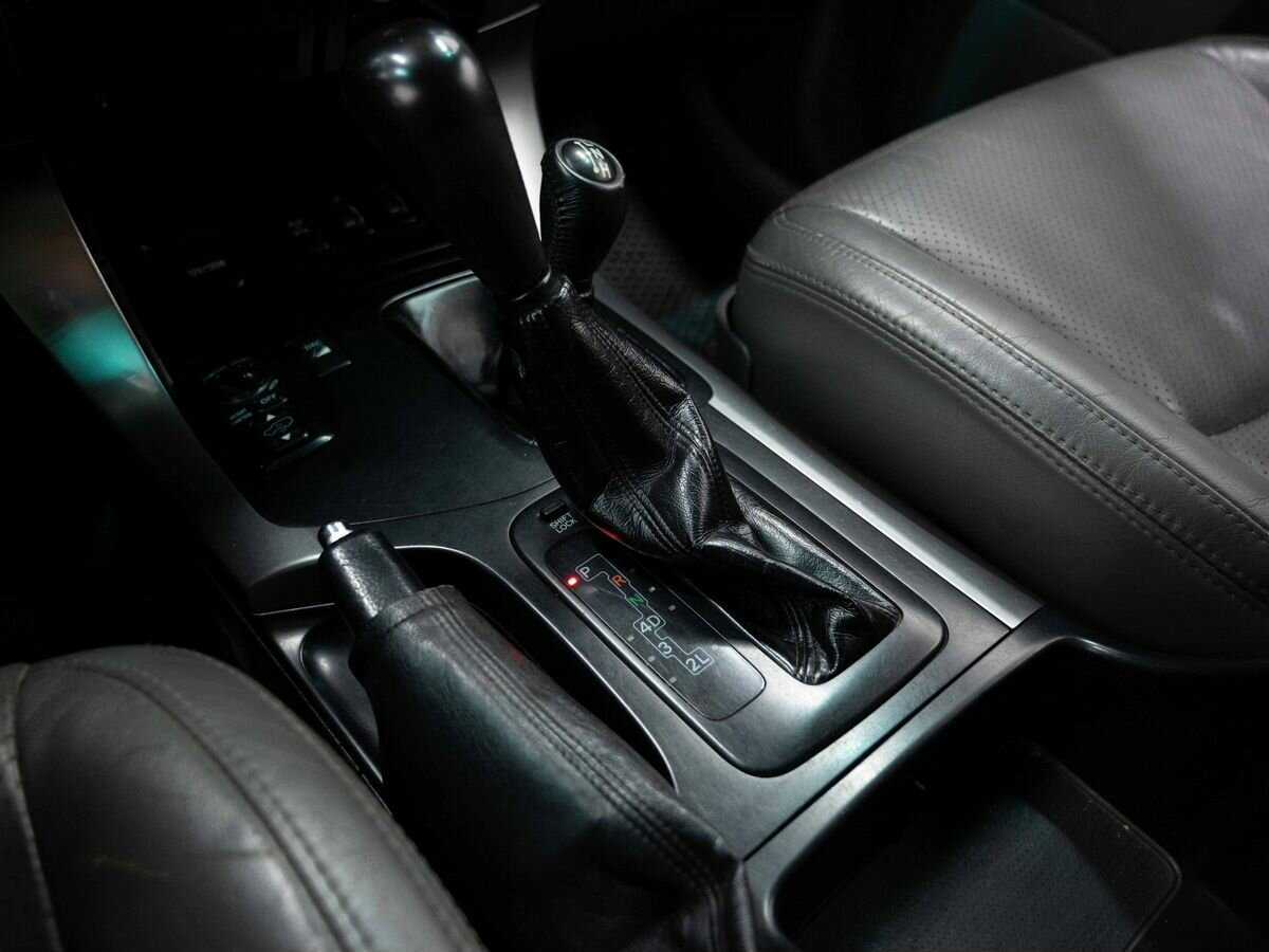 Toyota Land Cruiser Prado с пробегом — 2008 год. Фото: #21