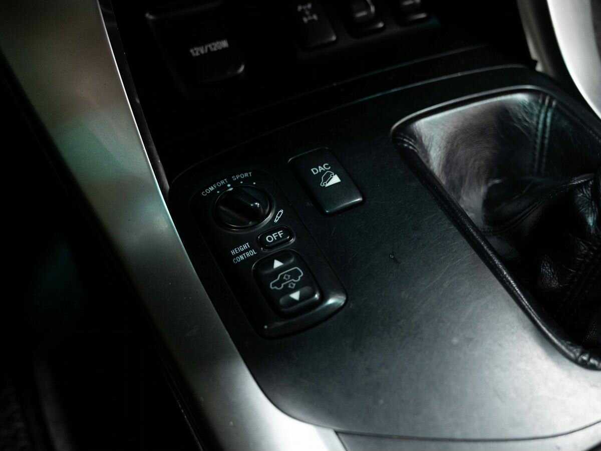 Toyota Land Cruiser Prado с пробегом — 2008 год. Фото: #22