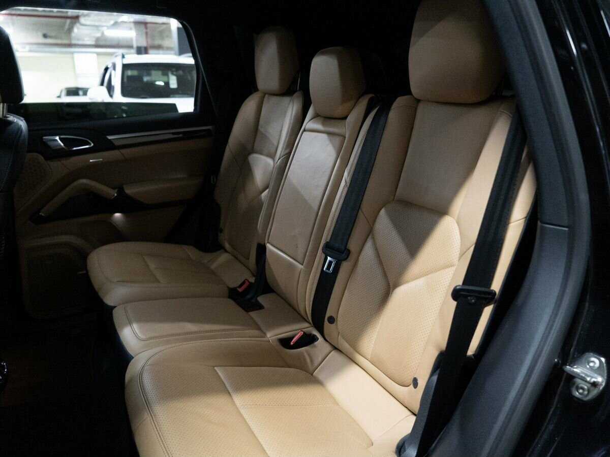 Porsche Cayenne с пробегом — 2013 год. Фото: #10