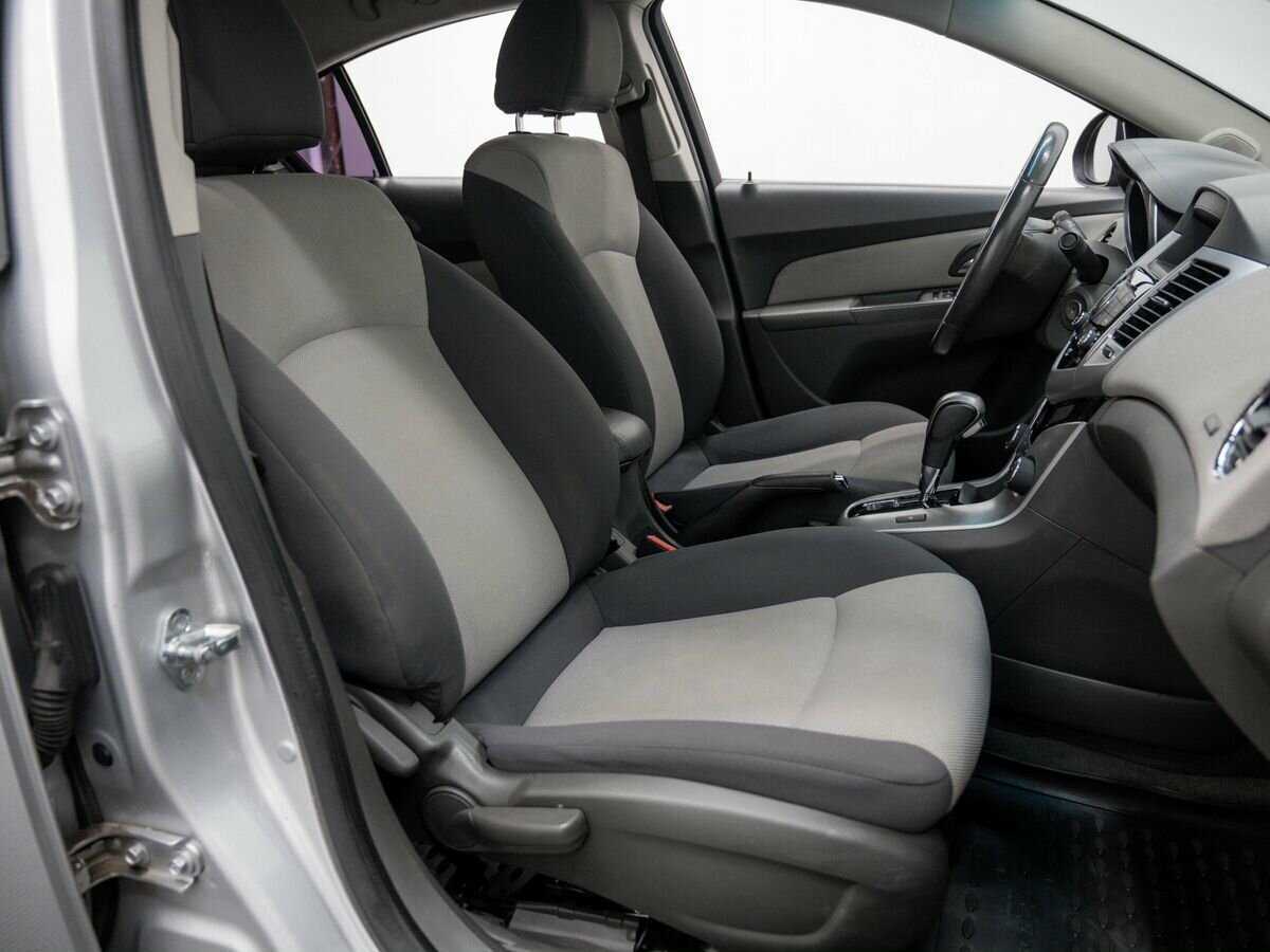 Chevrolet Cruze с пробегом — 2009 год. Фото: #7