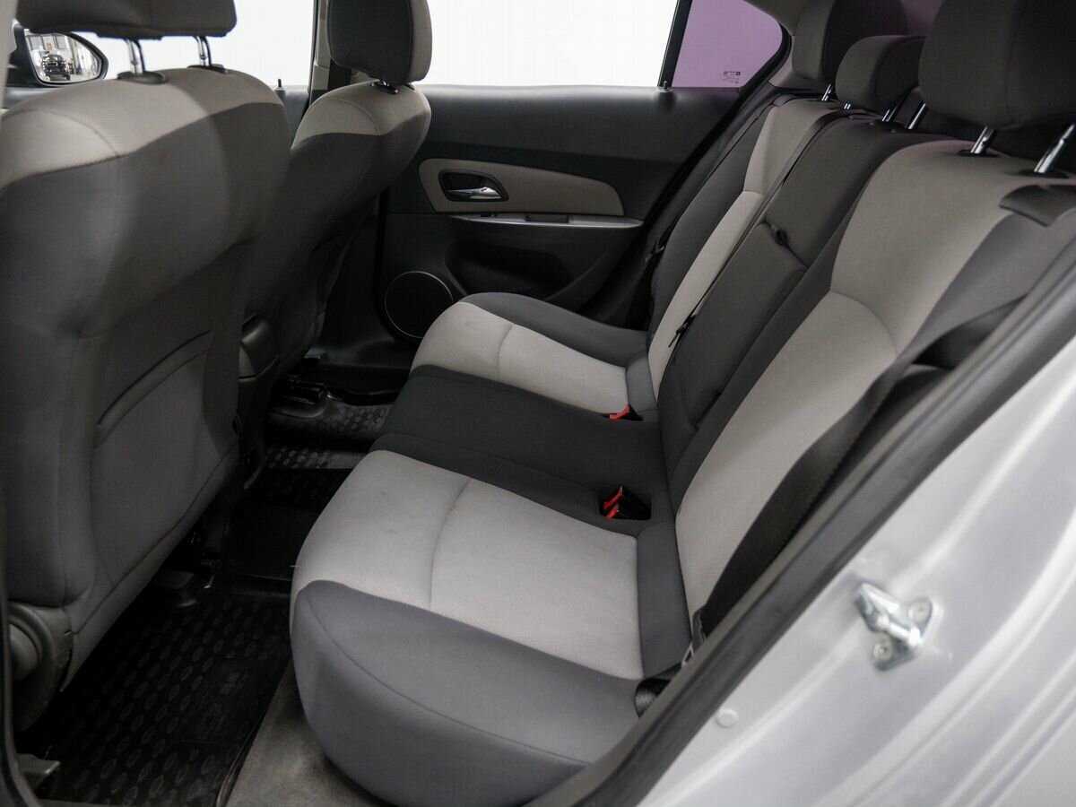 Chevrolet Cruze с пробегом — 2009 год. Фото: #11