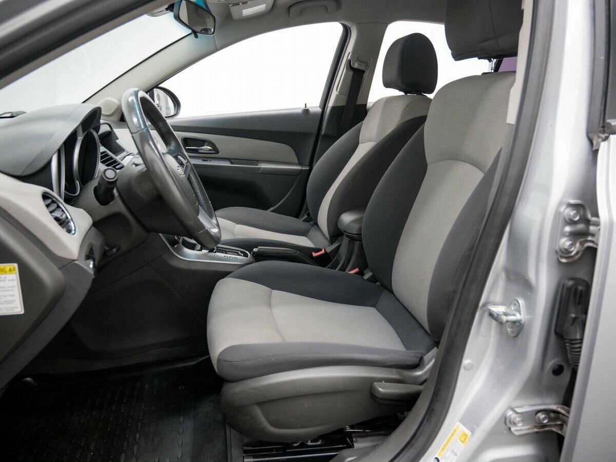 Chevrolet Cruze с пробегом — 2009 год. Фото: #13