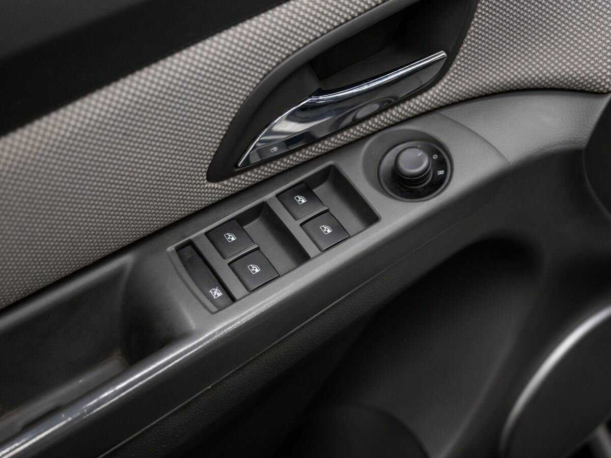 Chevrolet Cruze с пробегом — 2009 год. Фото: #14