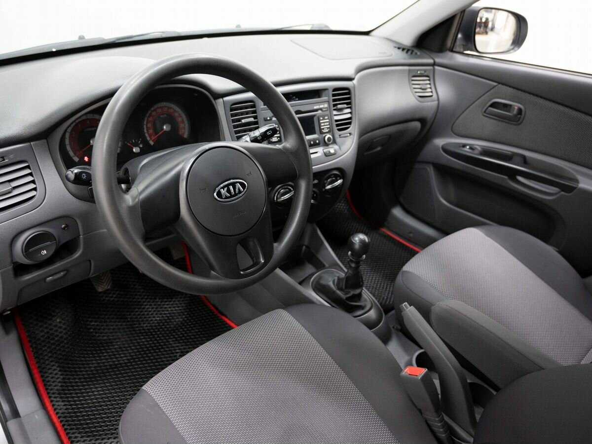 Kia Rio с пробегом — 2011 год. Фото: #6