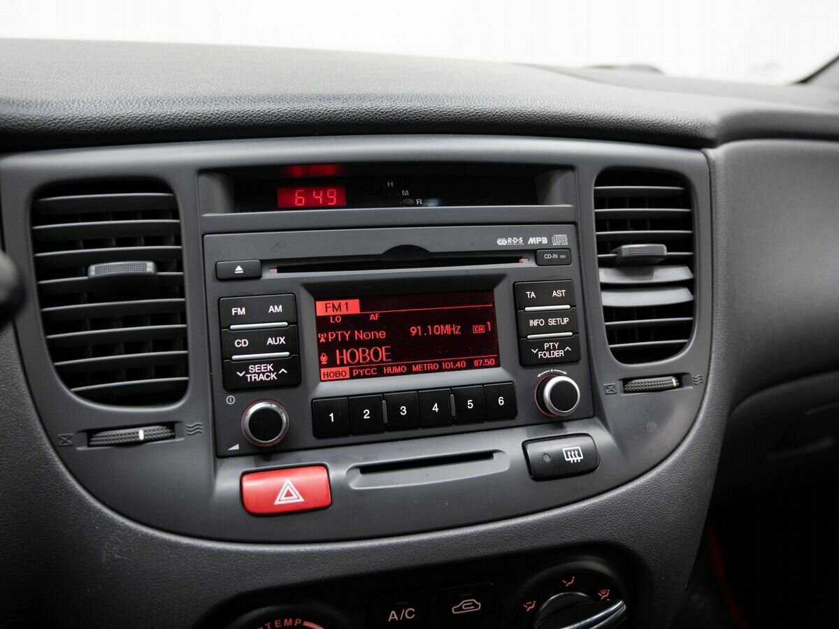 Kia Rio с пробегом — 2011 год. Фото: #16