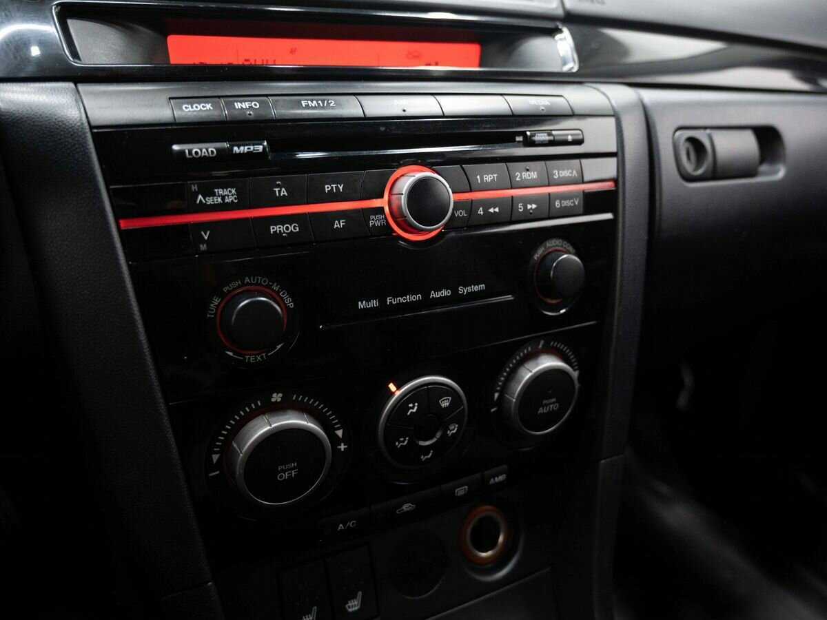 Mazda 3 с пробегом — 2008 год. Фото: #17