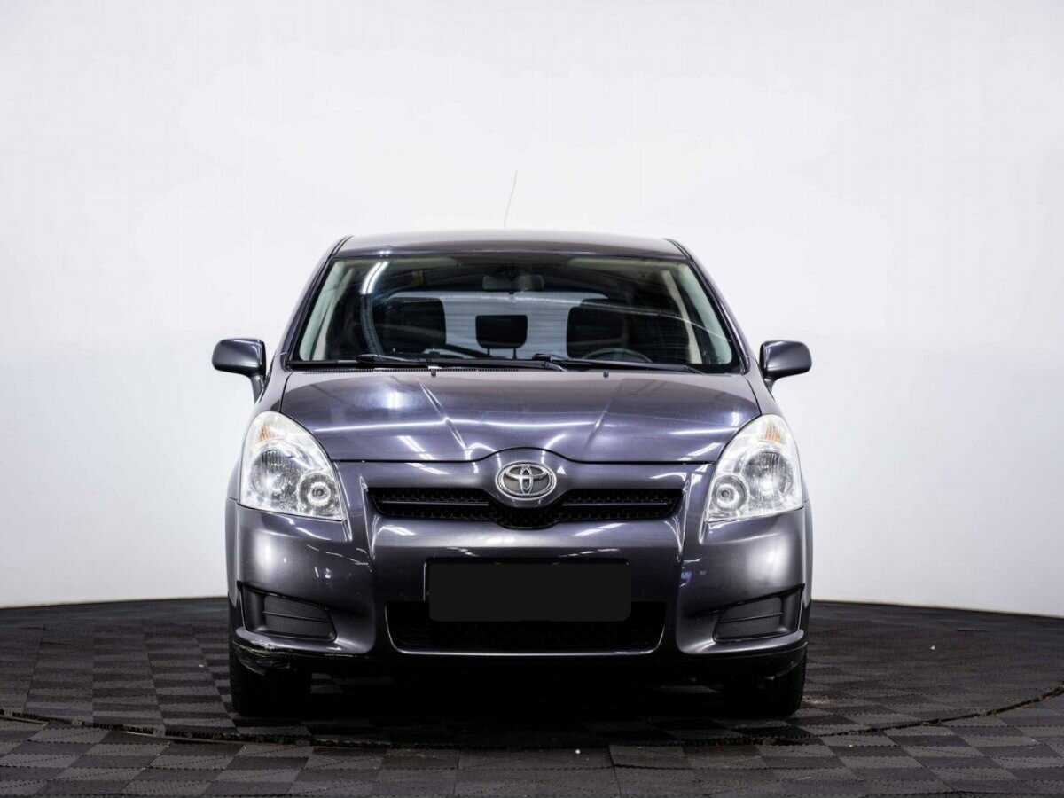 Toyota Corolla Verso с пробегом — 2008 год. Фото: #1