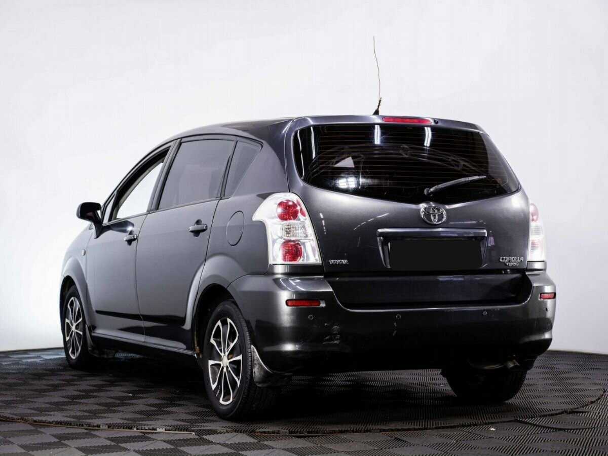 Toyota Corolla Verso с пробегом — 2008 год. Фото: #3