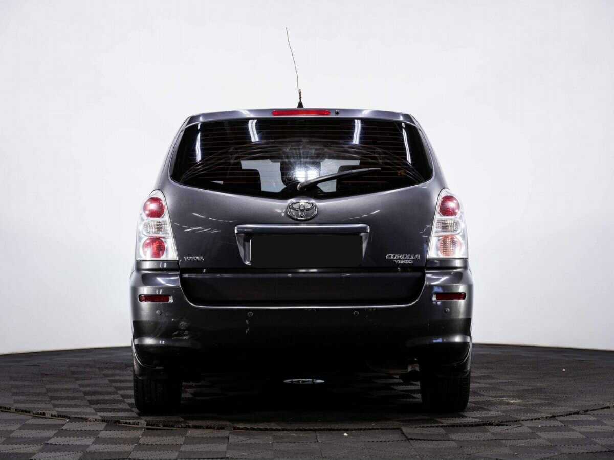 Toyota Corolla Verso с пробегом — 2008 год. Фото: #4