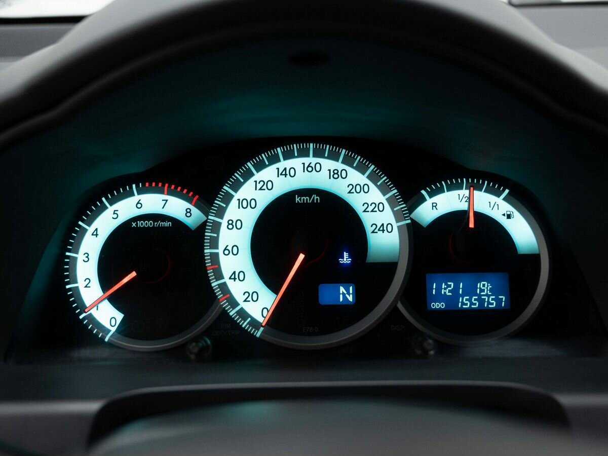 Toyota Corolla Verso с пробегом — 2008 год. Фото: #14