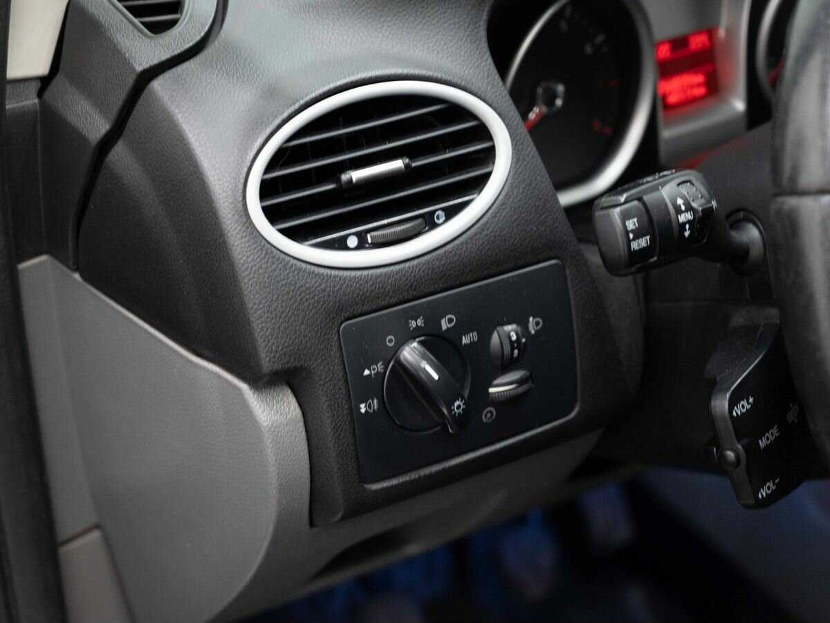 Ford Focus с пробегом — 2009 год. Фото: #16