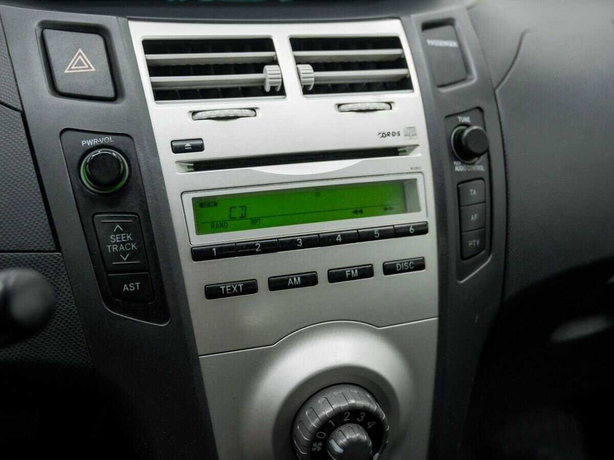 Toyota Yaris с пробегом — 2008 год. Фото: #17