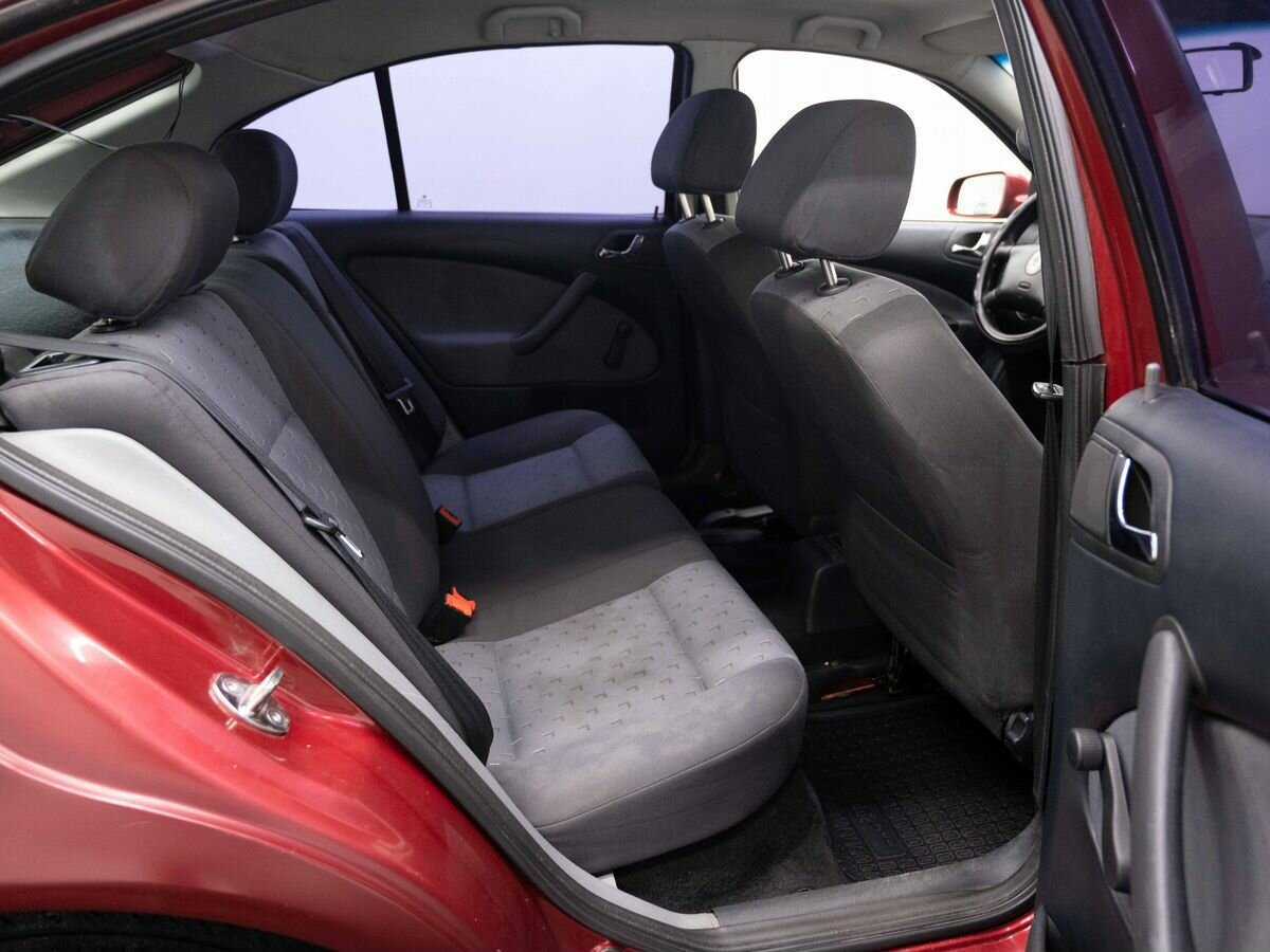 Skoda Octavia с пробегом — 2007 год. Фото: #9