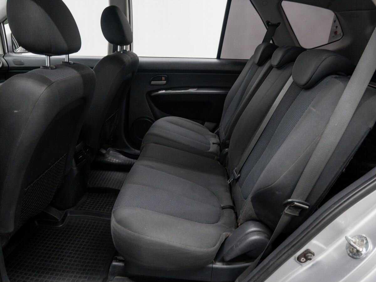 Kia Carens с пробегом — 2010 год. Фото: #11