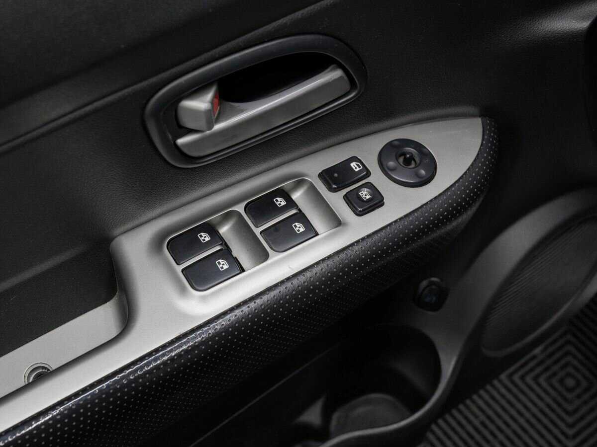 Kia Carens с пробегом — 2010 год. Фото: #12