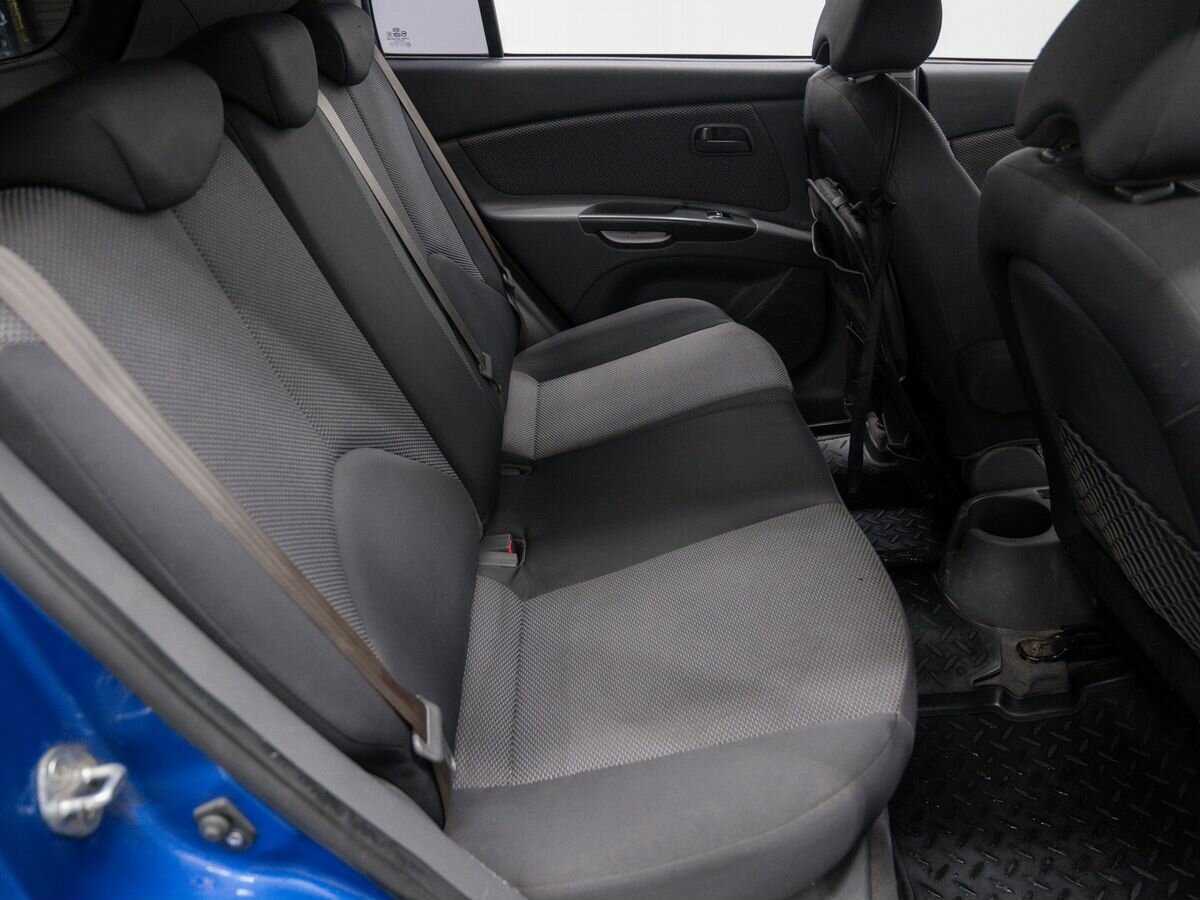 Kia Rio с пробегом — 2011 год. Фото: #7
