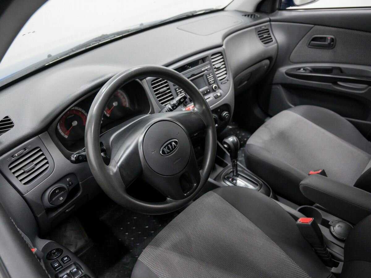 Kia Rio с пробегом — 2011 год. Фото: #11