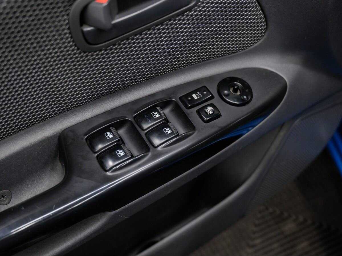 Kia Rio с пробегом — 2011 год. Фото: #13