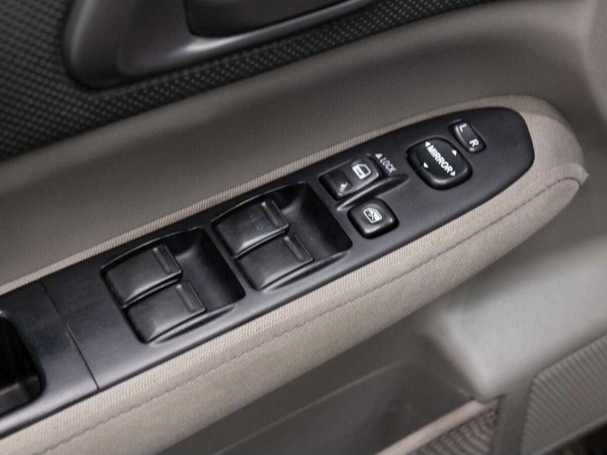 Subaru Forester с пробегом — 2005 год. Фото: #15