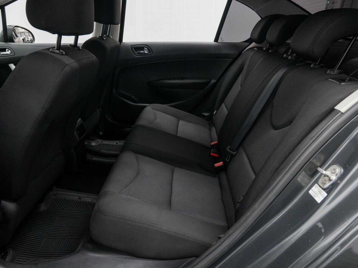 Peugeot 408 с пробегом — 2013 год. Фото: #11